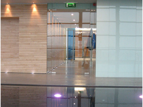 glass office partitions