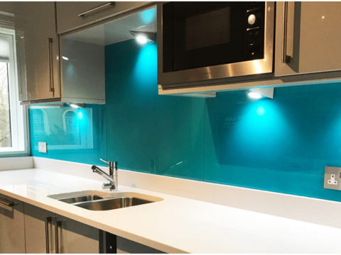 kitchens with splashback