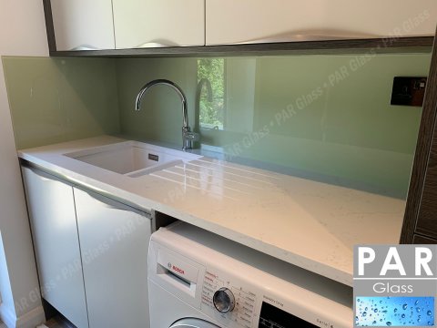 glass splashbacks for kitchens colours