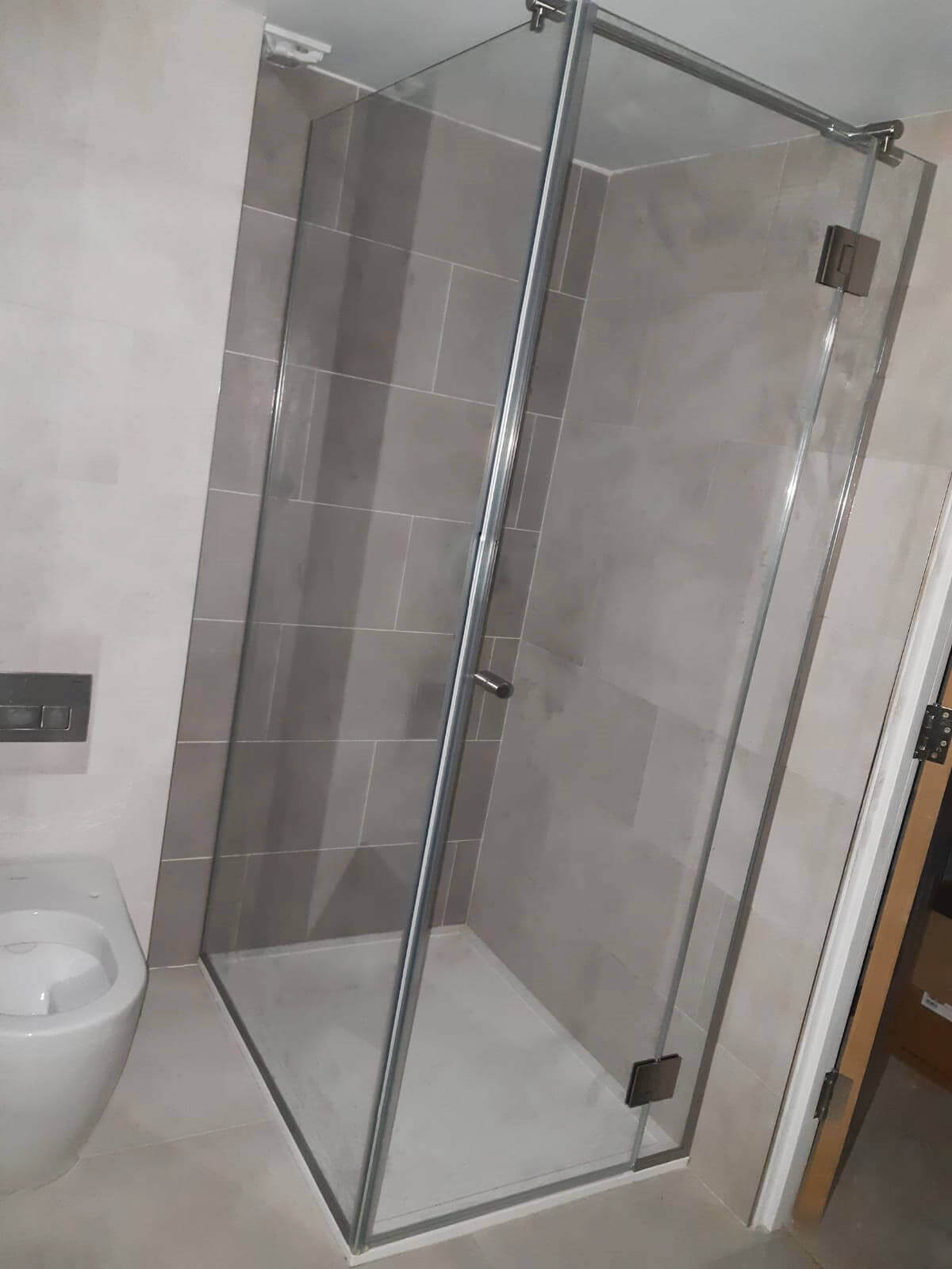 bespoke glass shower screens london